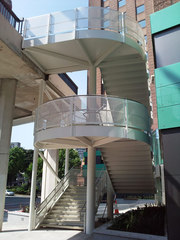 Glass balustrade for good look