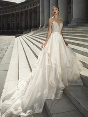 Stunning Bridal Gowns in London For The Fashion Forward Bride